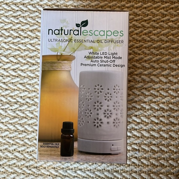 *NEW* Natural Escapes Diffuser - Picture 2 of 4
